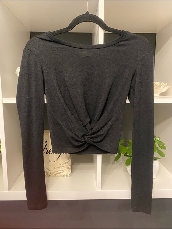 Aritzia Sweaters - Aritzia Wilfred Free Black Long Sleeved Twist-Front Sweater XXS